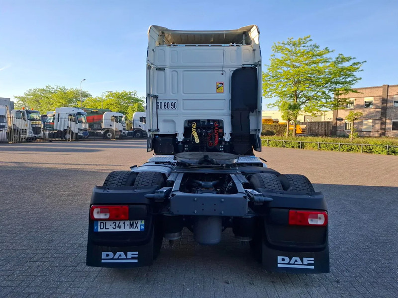 DAF XF106-460 / INTARDER / DEB / MANUAL / AIRCO / CLEAN TRUCK / EURO-6 / 2014 - Cabeza tractora: foto 4 DAF XF106-460 / INTARDER / DEB / MANUAL / AIRCO / CLEAN TRUCK / EURO-6 / 2014 - Cabeza tractora: foto 4