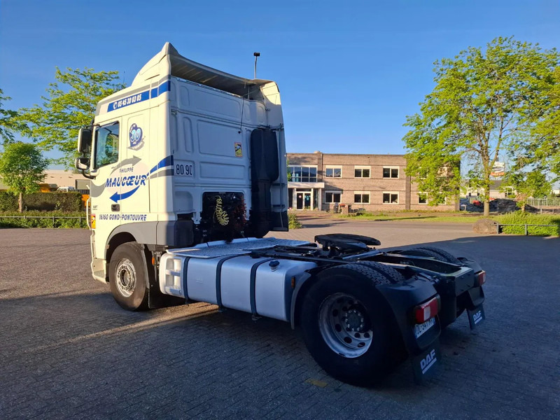 DAF XF106-460 / INTARDER / DEB / MANUAL / AIRCO / CLEAN TRUCK / EURO-6 / 2014 - Cabeza tractora: foto 3 DAF XF106-460 / INTARDER / DEB / MANUAL / AIRCO / CLEAN TRUCK / EURO-6 / 2014 - Cabeza tractora: foto 3