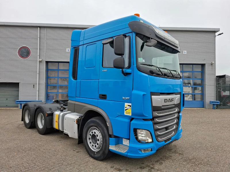DAF XF106-530 / 6X4 / INTARDER / HYDRAULICS / ONLY:418213 KM / TUV:16-06-2026 / 44TON / LWDS / MANUAL / EURO-6 / 2018 - Cabeza tractora: foto 2 DAF XF106-530 / 6X4 / INTARDER / HYDRAULICS / ONLY:418213 KM / TUV:16-06-2026 / 44TON / LWDS / MANUAL / EURO-6 / 2018 - Cabeza tractora: foto 2