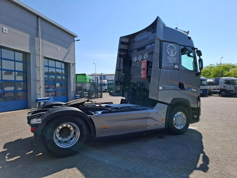 Renault T520 / TUV:29-10-2025 / DOUBLE TANK / PARKCOOL / ALCOA / FRIDGE / 2XBED / AUTOMATIC / EURO-6 / 2015 - Cabeza tractora: foto 5 Renault T520 / TUV:29-10-2025 / DOUBLE TANK / PARKCOOL / ALCOA / FRIDGE / 2XBED / AUTOMATIC / EURO-6 / 2015 - Cabeza tractora: foto 5