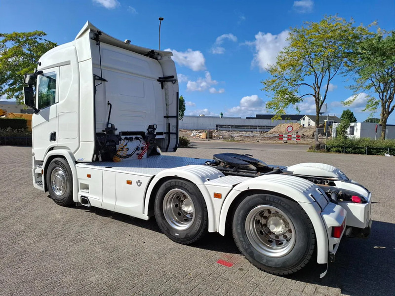 Scania NGS R520 V8 / 6X4 / RETARDER / HYDRAULICS / ONLY:469039 KM / LEATHER / FULL-AIR / NAVI / INLINER / AUTOMATIC / EURO-6 / 2018 - Cabeza tractora: foto 3 Scania NGS R520 V8 / 6X4 / RETARDER / HYDRAULICS / ONLY:469039 KM / LEATHER / FULL-AIR / NAVI / INLINER / AUTOMATIC / EURO-6 / 2018 - Cabeza tractora: foto 3