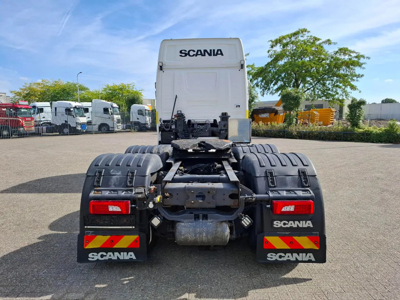 Scania NGS R650 V8 / 6X4 / RETARDER / 2X BIG AXLE / PARKCOOL / DOUBLE TANK / INLINER / FULL-AIR / ALCOA / LEATHER / NAVI / GEN2 V2 / EU - Cabeza tractora: foto 4 Scania NGS R650 V8 / 6X4 / RETARDER / 2X BIG AXLE / PARKCOOL / DOUBLE TANK / INLINER / FULL-AIR / ALCOA / LEATHER / NAVI / GEN2 V2 / EU - Cabeza tractora: foto 4