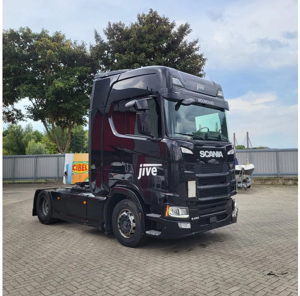 Scania NGS S450 / ENGINE RUNNING / RETARDER / DOUBLE TANK / FULL-AIR / 690348KM / LEATHER / ACC / LWDS / AUTOMATIC / EURO-6 / 2018 - Cabeza tractora: foto 2 Scania NGS S450 / ENGINE RUNNING / RETARDER / DOUBLE TANK / FULL-AIR / 690348KM / LEATHER / ACC / LWDS / AUTOMATIC / EURO-6 / 2018 - Cabeza tractora: foto 2