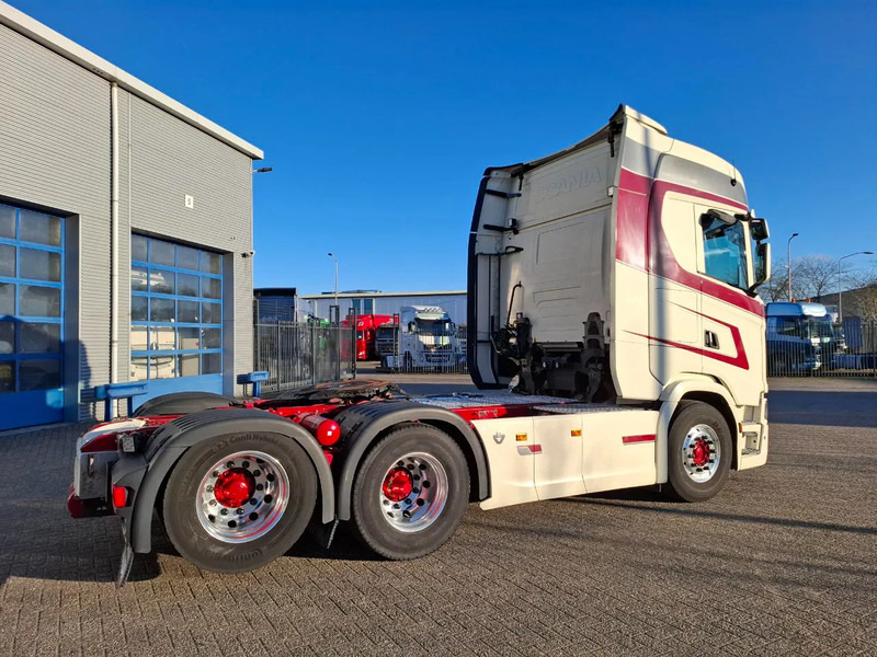 Scania NGS S650 V8 / BOOGIE / RETARDER / 633398KM / 9 TON FRONT AXLE / FULL-AIR / INLINER / LEATHER / ALCOA / NAVI / FRIDGE / EURO-6 / - Cabeza tractora: foto 5 Scania NGS S650 V8 / BOOGIE / RETARDER / 633398KM / 9 TON FRONT AXLE / FULL-AIR / INLINER / LEATHER / ALCOA / NAVI / FRIDGE / EURO-6 / - Cabeza tractora: foto 5