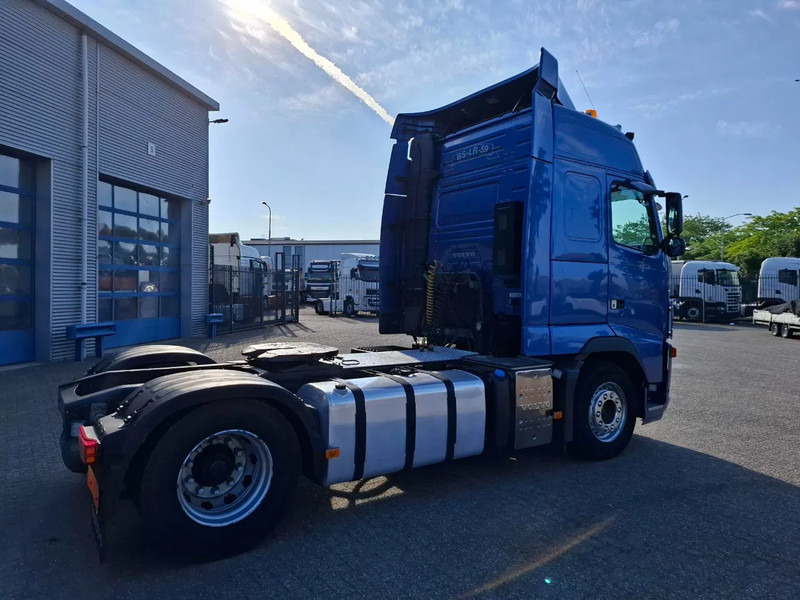 Volvo FH13-400 / HYDRAULICS / NL TRUCK / TUV:14-09-2025 / GLOBETROTTER / FRIGDE / AIRCO / AUTOMATIC / EURO-5 / 2006 - Cabeza tractora: foto 5 Volvo FH13-400 / HYDRAULICS / NL TRUCK / TUV:14-09-2025 / GLOBETROTTER / FRIGDE / AIRCO / AUTOMATIC / EURO-5 / 2006 - Cabeza tractora: foto 5
