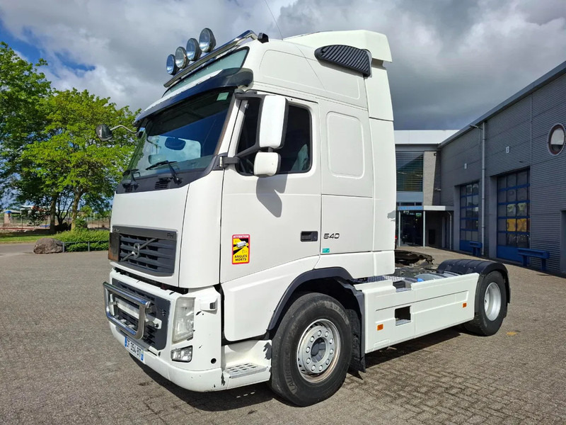 Volvo FH13-540 / HYDRAULICS / VEB+ / TUV:01-04-2026 / FRIDGE / AIRCO / SIDESKIRTS / AUTOMATIC / EURO-5 / 2012 - Cabeza tractora: foto 1 Volvo FH13-540 / HYDRAULICS / VEB+ / TUV:01-04-2026 / FRIDGE / AIRCO / SIDESKIRTS / AUTOMATIC / EURO-5 / 2012 - Cabeza tractora: foto 1