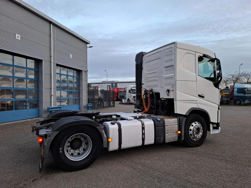 Volvo FH4-420 / ADR / VEB+ / ALCOA / AIRCO / AUTOMATIC / EURO-5 / 2014 - Cabeza tractora: foto 5 Volvo FH4-420 / ADR / VEB+ / ALCOA / AIRCO / AUTOMATIC / EURO-5 / 2014 - Cabeza tractora: foto 5