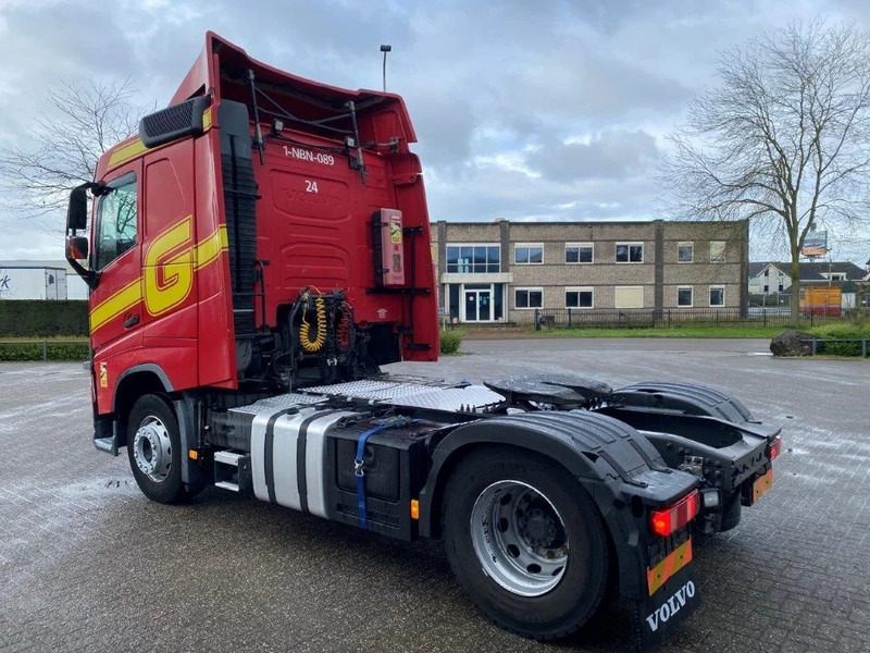 Volvo FH4-460 / DOUBLE TANK / VEB+ / ONLY:532368 KM / LWDS / AUTOMATIC / EURO-6 / 2016 - Cabeza tractora: foto 3 Volvo FH4-460 / DOUBLE TANK / VEB+ / ONLY:532368 KM / LWDS / AUTOMATIC / EURO-6 / 2016 - Cabeza tractora: foto 3