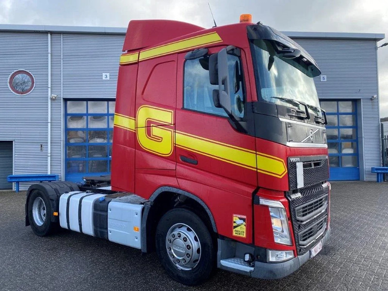 Volvo FH4-460 / DOUBLE TANK / VEB+ / ONLY:596514 KM / LWDS / AUTOMATIC / EURO-6 / 2016 - Cabeza tractora: foto 2 Volvo FH4-460 / DOUBLE TANK / VEB+ / ONLY:596514 KM / LWDS / AUTOMATIC / EURO-6 / 2016 - Cabeza tractora: foto 2