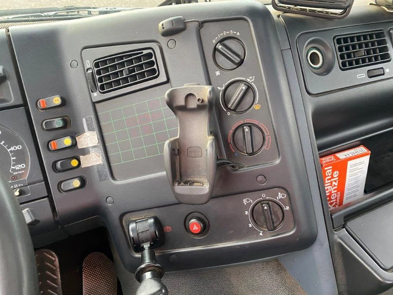 Camión cisterna DAF 65CF-240 / FULL STEEL / POMP / 3 COMPARTIMENTS / 8350 LITER / ONLY:25969 KM / EURO-2 / MANUAL / GOOD CONDITION: foto 15