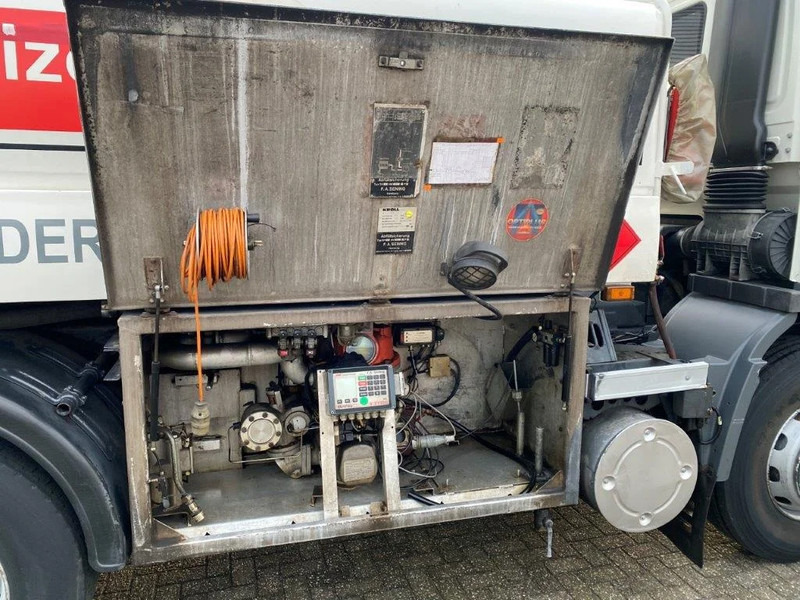 Camión cisterna DAF 65CF-240 / FULL STEEL / POMP / 3 COMPARTIMENTS / 8350 LITER / ONLY:25969 KM / EURO-2 / MANUAL / GOOD CONDITION: foto 10