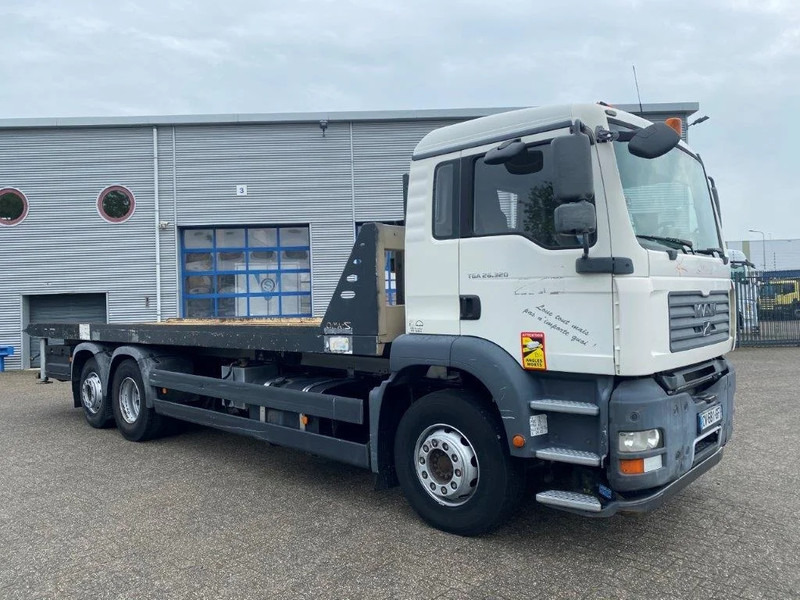 MAN TGA26.320 / SLIDING PLATEAU / WINCH / LIFT AXLE / MACHINE CARRIER / MANUAL / EURO-4 / 2007 - Camión caja abierta: foto 4 MAN TGA26.320 / SLIDING PLATEAU / WINCH / LIFT AXLE / MACHINE CARRIER / MANUAL / EURO-4 / 2007 - Camión caja abierta: foto 4