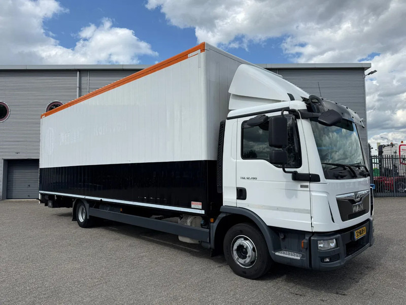 MAN TGL12.190 / NL TRUCK / ONLY:532353 KM / TUV:30-08-2025 / PLATFORM 1500KG / AIRCO / AUTOMATIC / EURO-6 / 2018 - Camión caja cerrada: foto 2 MAN TGL12.190 / NL TRUCK / ONLY:532353 KM / TUV:30-08-2025 / PLATFORM 1500KG / AIRCO / AUTOMATIC / EURO-6 / 2018 - Camión caja cerrada: foto 2