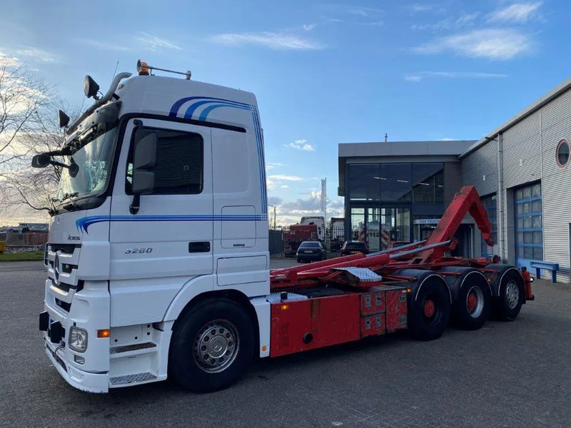 Mercedes-Benz Actros 3260 V8 / 15,9L / 8X4 / BIG AXLE / PALFINGER T26 HOOKLIFT / LIFT+LENKACHSE / FULL-AIR / AIRCO / AUTOMATIC / EURO-5 / 2013 - Camión multibasculante: foto 2 Mercedes-Benz Actros 3260 V8 / 15,9L / 8X4 / BIG AXLE / PALFINGER T26 HOOKLIFT / LIFT+LENKACHSE / FULL-AIR / AIRCO / AUTOMATIC / EURO-5 / 2013 - Camión multibasculante: foto 2
