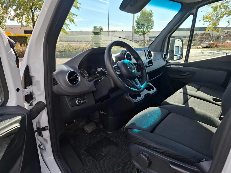 Furgón Mercedes-Benz Sprinter 516 CDI / DOUBLE AIR REAR / CLEAN NL VAN / TUV:19-03-2026 / MBUX / NAVI / KEYLESS START / DAB RADIO / 3SEATS / AUTOMATIC / 2021: foto 13