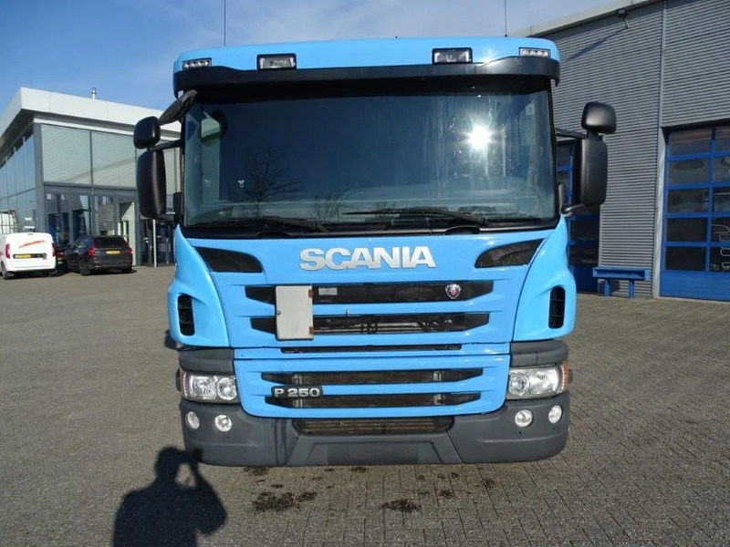 Scania P250 / AUTOMATIC / ONLY 155351 DKM / GOOD STATE / WB 5900 CM / FULL AIR / NAVI / EURO-6 / 2014 - Camión chasis: foto 5 Scania P250 / AUTOMATIC / ONLY 155351 DKM / GOOD STATE / WB 5900 CM / FULL AIR / NAVI / EURO-6 / 2014 - Camión chasis: foto 5
