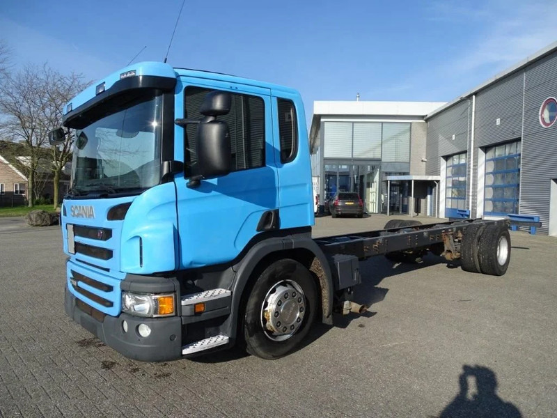 Scania P250 / AUTOMATIC / ONLY 155351 DKM / GOOD STATE / WB 5900 CM / FULL AIR / NAVI / EURO-6 / 2014 - Camión chasis: foto 1 Scania P250 / AUTOMATIC / ONLY 155351 DKM / GOOD STATE / WB 5900 CM / FULL AIR / NAVI / EURO-6 / 2014 - Camión chasis: foto 1