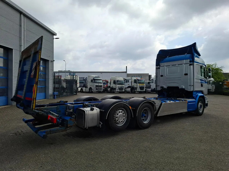 Scania R580 V8 / RETARDER / LIFT+LENKACHSE / FULL-AIR / PLATFORM 2000 KG / LEATHER / AIRCO / AUTOMATIC / EURO-6 / 2014 - Camión chasis: foto 5 Scania R580 V8 / RETARDER / LIFT+LENKACHSE / FULL-AIR / PLATFORM 2000 KG / LEATHER / AIRCO / AUTOMATIC / EURO-6 / 2014 - Camión chasis: foto 5