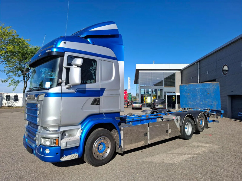 Scania R580 V8 / RETARDER / LIFT+LENKACHSE / FULL-AIR / PLATFORM 2000 KG / LEATHER / AIRCO / AUTOMATIC / EURO-6 / 2015 - Camión chasis: foto 1 Scania R580 V8 / RETARDER / LIFT+LENKACHSE / FULL-AIR / PLATFORM 2000 KG / LEATHER / AIRCO / AUTOMATIC / EURO-6 / 2015 - Camión chasis: foto 1