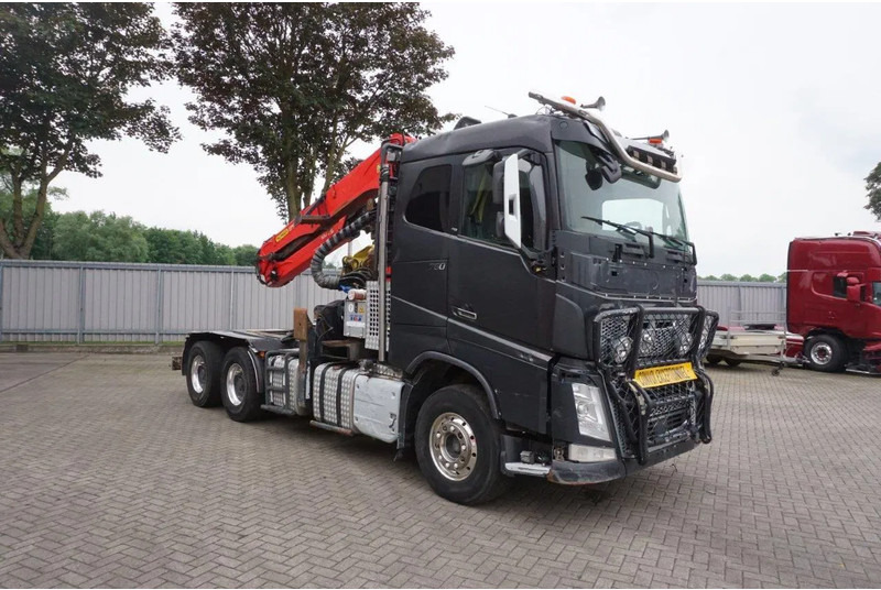 Volvo FH16-750 / ENGINE RUNNING / 6x4 / RETARDER / BIG AXLE / VEB+ / PALFINGER FD250 / EURO-6 / 2016 - Camión forestal, Camión grúa: foto 3 Volvo FH16-750 / ENGINE RUNNING / 6x4 / RETARDER / BIG AXLE / VEB+ / PALFINGER FD250 / EURO-6 / 2016 - Camión forestal, Camión grúa: foto 3