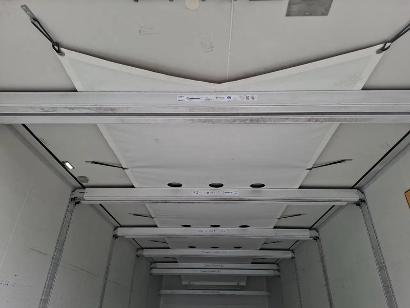 Camión isotérmico Volvo FM11-330 / VEB / LWDS / ONLY:442862 KM / CARRIER SUPRA 1250 / DOPPELSTOCK / PLATFORM 2TON / DATALOG / FULL-AIR / TOP CONDITION /: foto 8 Camión isotérmico Volvo FM11-330 / VEB / LWDS / ONLY:442862 KM / CARRIER SUPRA 1250 / DOPPELSTOCK / PLATFORM 2TON / DATALOG / FULL-AIR / TOP CONDITION /: foto 8