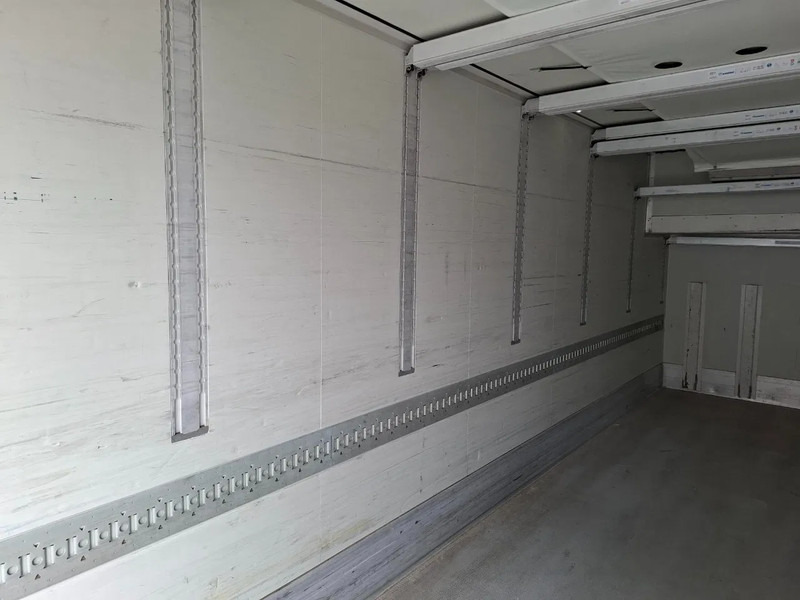 Camión isotérmico Volvo FM11-330 / VEB / LWDS / ONLY:442862 KM / CARRIER SUPRA 1250 / DOPPELSTOCK / PLATFORM 2TON / DATALOG / FULL-AIR / TOP CONDITION /: foto 9 Camión isotérmico Volvo FM11-330 / VEB / LWDS / ONLY:442862 KM / CARRIER SUPRA 1250 / DOPPELSTOCK / PLATFORM 2TON / DATALOG / FULL-AIR / TOP CONDITION /: foto 9