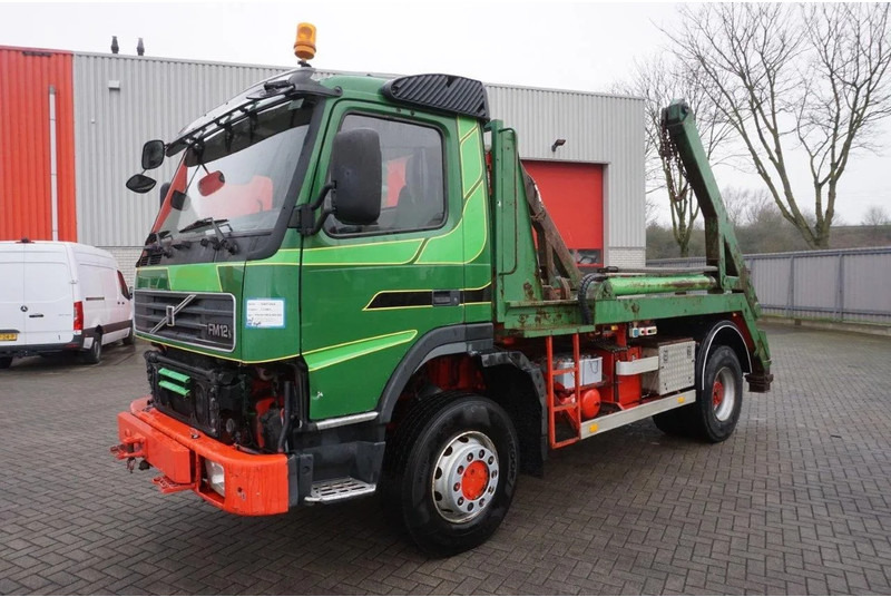 Volvo FM12-420 / ENGINE RUNNING / 4X4 / HYDRAULICS / BIG AXLE / ONLY:510426 KM / FULL STEEL / EURO-3 / 2001 - Camión portacontenedor de cadenas: foto 1 Volvo FM12-420 / ENGINE RUNNING / 4X4 / HYDRAULICS / BIG AXLE / ONLY:510426 KM / FULL STEEL / EURO-3 / 2001 - Camión portacontenedor de cadenas: foto 1