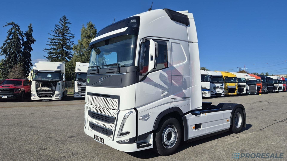 VOLVO FH 460 GLOBE XL EURO 6 TURBOCOMPOUND - Cabeza tractora: foto 2 VOLVO FH 460 GLOBE XL EURO 6 TURBOCOMPOUND - Cabeza tractora: foto 2