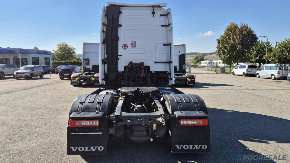 VOLVO FH 460 GLOBE XL EURO 6 TURBOCOMPOUND - Cabeza tractora: foto 3 VOLVO FH 460 GLOBE XL EURO 6 TURBOCOMPOUND - Cabeza tractora: foto 3