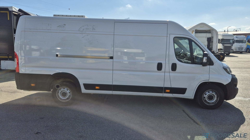 FIAT DUCATO 2,2 TDi 103 kW - skříňový - Furgoneta caja cerrada: foto 4 FIAT DUCATO 2,2 TDi 103 kW - skříňový - Furgoneta caja cerrada: foto 4