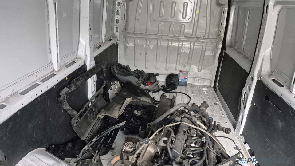OPEL MOVANO 2,2 CDTi 121 kW - nepojízdný - demontovaný motor s převodovkou - Furgoneta frigorifica: foto 5 OPEL MOVANO 2,2 CDTi 121 kW - nepojízdný - demontovaný motor s převodovkou - Furgoneta frigorifica: foto 5