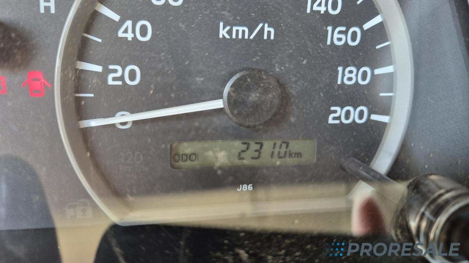 TOYOTA LAND CRUISER 79 montážní plošina - Camión con plataforma elevadora: foto 5 TOYOTA LAND CRUISER 79 montážní plošina - Camión con plataforma elevadora: foto 5