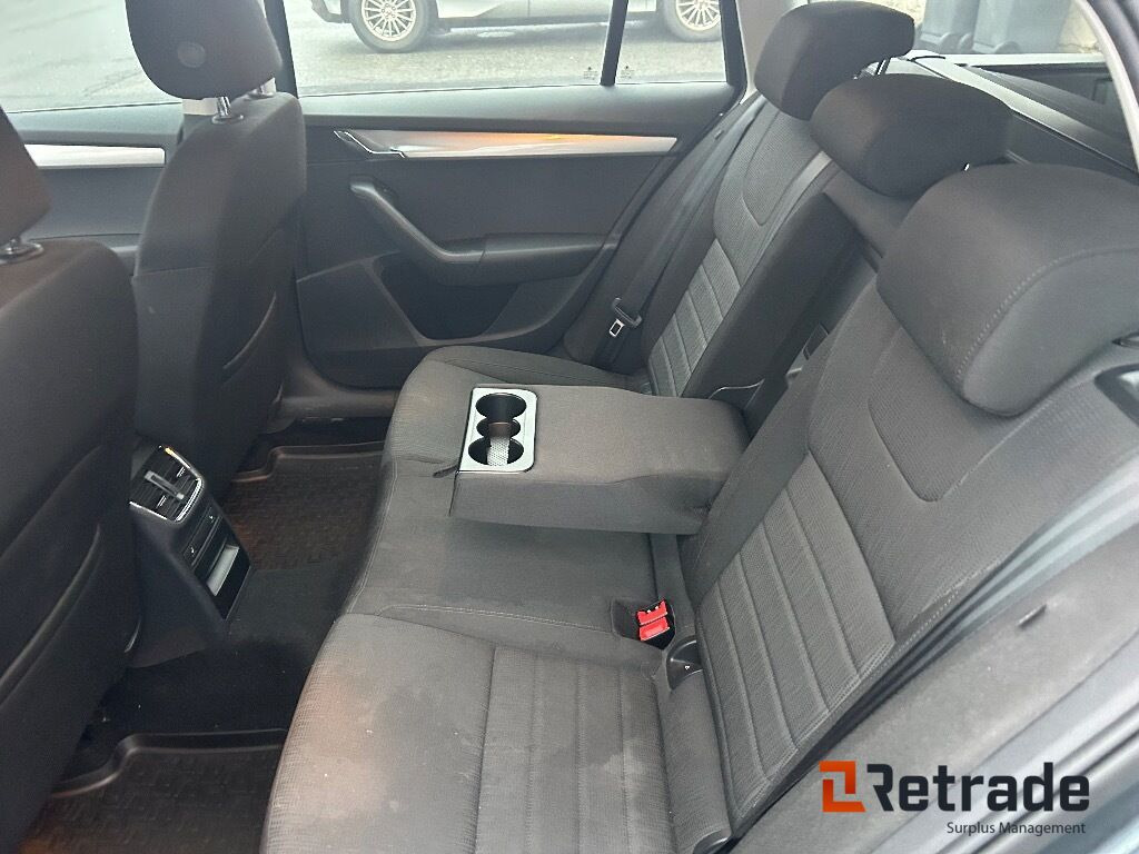 Coche 2016 Personbil SKODA OCTAVIA 1.8 TSI 180 hk 4x4 Style 6DSG EU-Godkjent: foto 14 Coche 2016 Personbil SKODA OCTAVIA 1.8 TSI 180 hk 4x4 Style 6DSG EU-Godkjent: foto 14