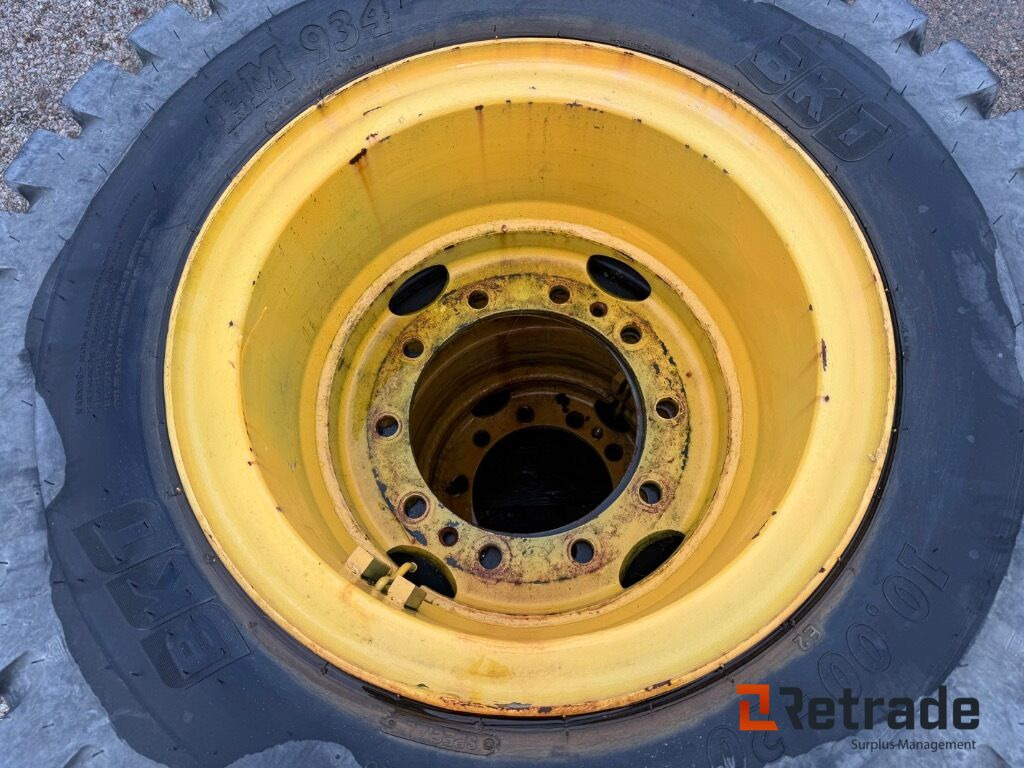 8 däck på fälg till Volvo Grävmaskin 10,00-20 - Rueda completa para Excavadora: foto 4 8 däck på fälg till Volvo Grävmaskin 10,00-20 - Rueda completa para Excavadora: foto 4