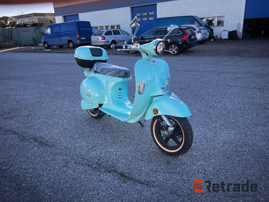 EL Skoter/EL moped Dreems Amalfi - Hely ny - Motocicleta: foto 5 EL Skoter/EL moped Dreems Amalfi - Hely ny - Motocicleta: foto 5