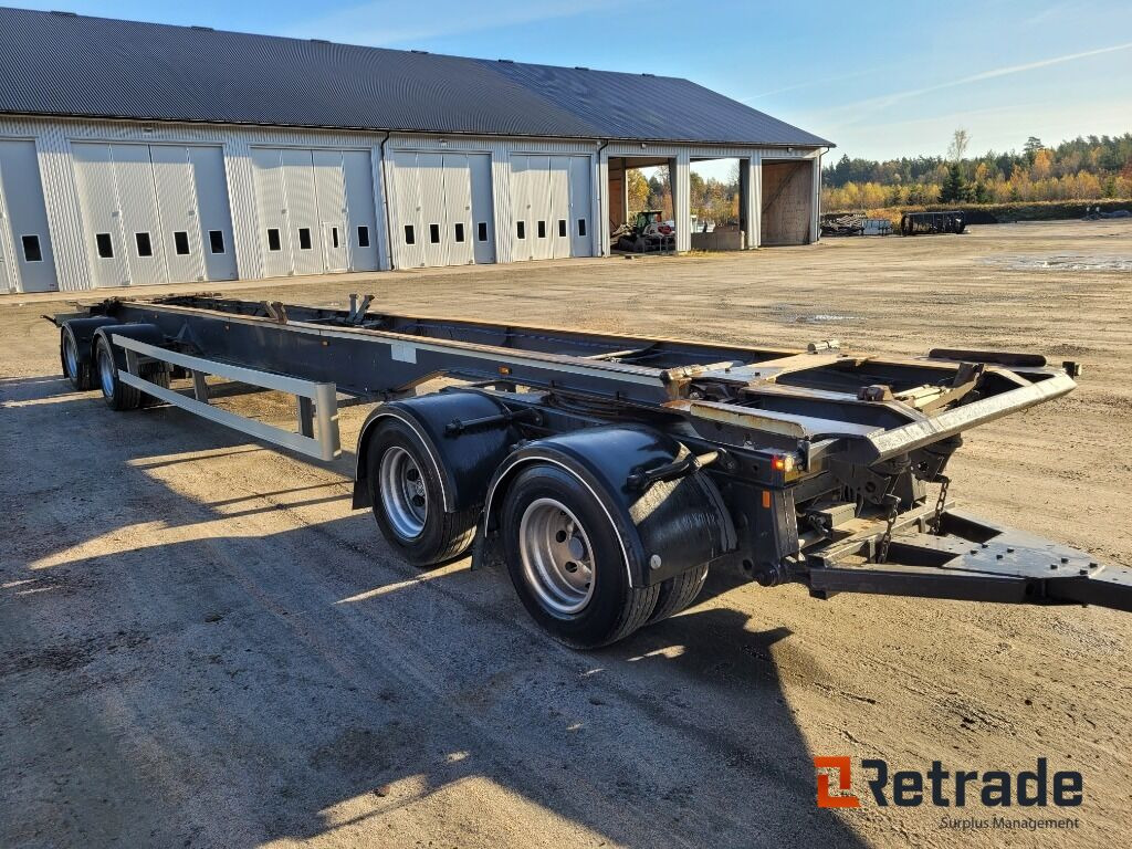 Lastväxlarsläp KILAFORS 4 axligt , med fjärrkontroll -2016 - Remolque chasis: foto 2 Lastväxlarsläp KILAFORS 4 axligt , med fjärrkontroll -2016 - Remolque chasis: foto 2