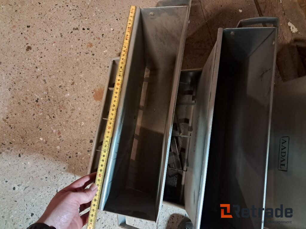 Foderautomater 3 stk Aadal - Maquinaria agrícola: foto 5 Foderautomater 3 stk Aadal - Maquinaria agrícola: foto 5