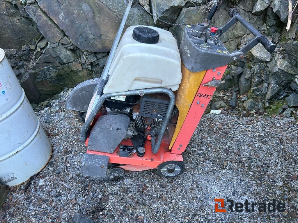 Maquinaria de construcción Asfalt sag Husqvarna FS 413: foto 1