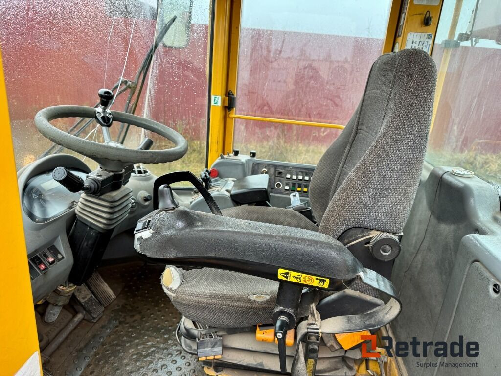 Hjullastare Volvo L70E med spakstyrning - Maquinaria de construcción: foto 5 Hjullastare Volvo L70E med spakstyrning - Maquinaria de construcción: foto 5