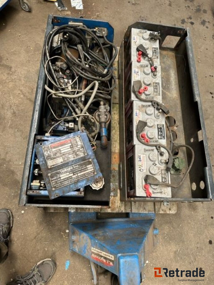 Upright Sax Platform 10 meter / Scissor platform 10 meters - Maquinaria de construcción: foto 3 Upright Sax Platform 10 meter / Scissor platform 10 meters - Maquinaria de construcción: foto 3