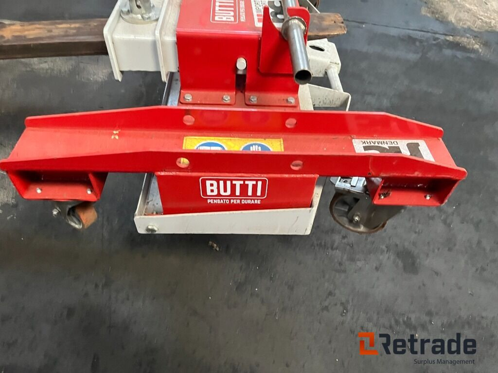 Forskelligt udstyr BUTTI Magnet til opsamling af jernspåner. - Maquinaria industrial: foto 4 Forskelligt udstyr BUTTI Magnet til opsamling af jernspåner. - Maquinaria industrial: foto 4