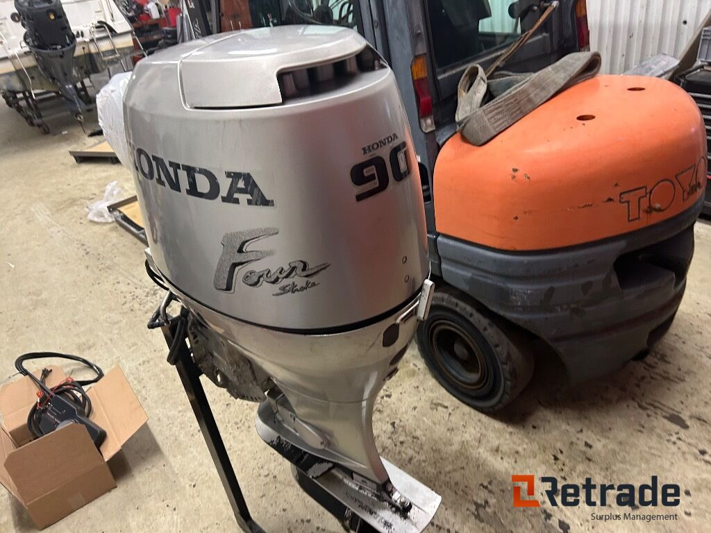 2000 Båt motor Honda Four Stroke 90 hk - Otros maquinaria: foto 2 2000 Båt motor Honda Four Stroke 90 hk - Otros maquinaria: foto 2