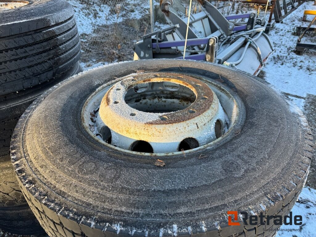 Parti med däck och fälg Volvo lastbil - Rueda completa para Camión: foto 3 Parti med däck och fälg Volvo lastbil - Rueda completa para Camión: foto 3