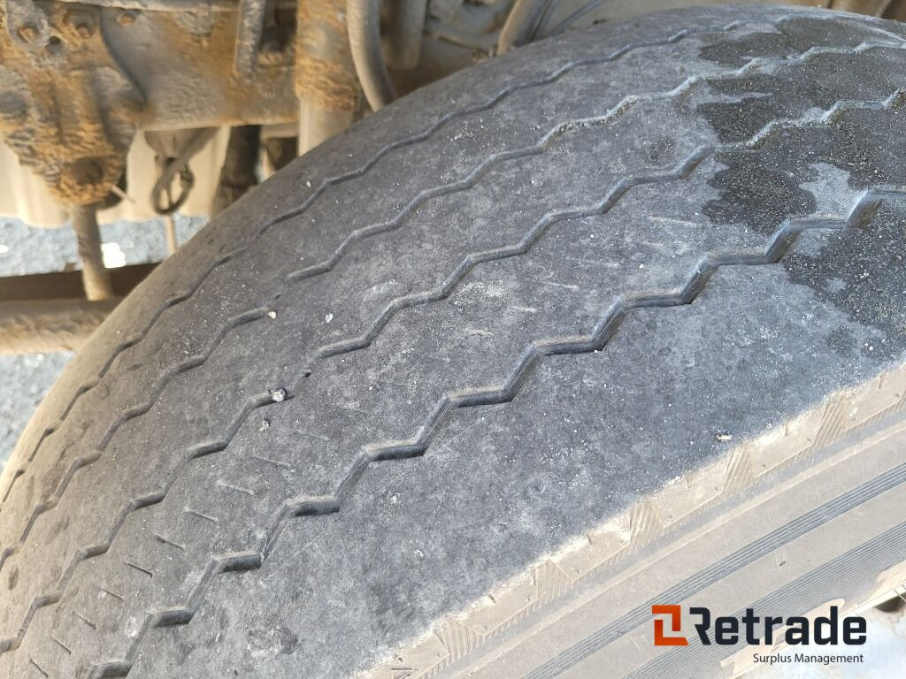 Camión caja cerrada Skåpbil Volvo FM 11 6x2 Euro 5: foto 12 Camión caja cerrada Skåpbil Volvo FM 11 6x2 Euro 5: foto 12