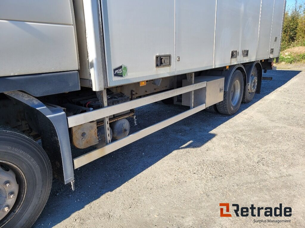 Camión caja cerrada Skåpbil Volvo FM 11 6x2 Euro 5: foto 15 Camión caja cerrada Skåpbil Volvo FM 11 6x2 Euro 5: foto 15
