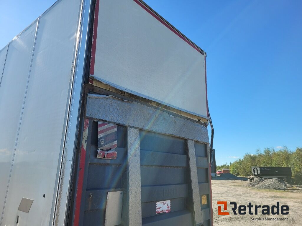 Camión caja cerrada Skåpbil Volvo FM 11 6x2 Euro 5: foto 32 Camión caja cerrada Skåpbil Volvo FM 11 6x2 Euro 5: foto 32