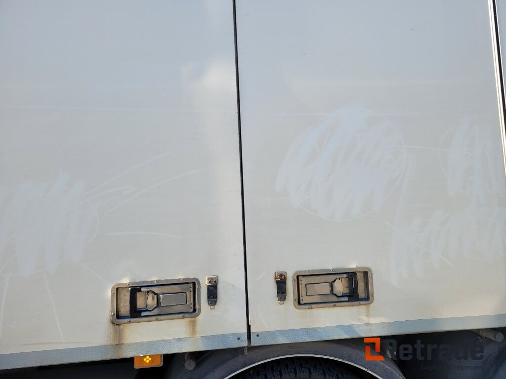 Camión caja cerrada Skåpbil Volvo FM 11 6x2 Euro 5: foto 26 Camión caja cerrada Skåpbil Volvo FM 11 6x2 Euro 5: foto 26