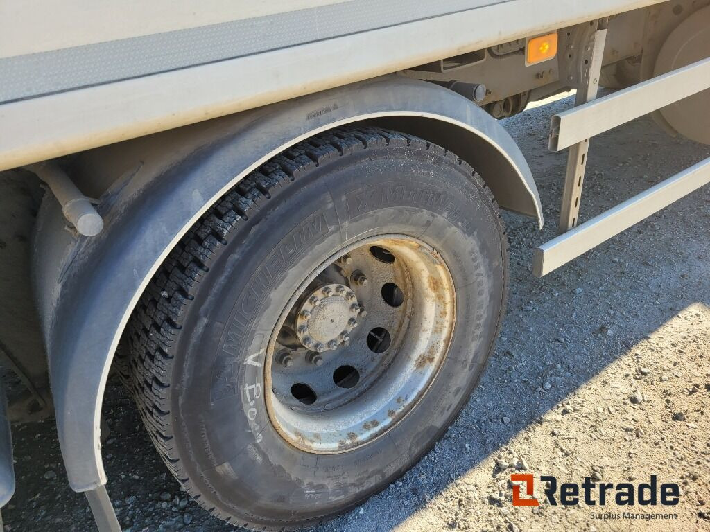 Camión caja cerrada Skåpbil Volvo FM 11 6x2 Euro 5: foto 43 Camión caja cerrada Skåpbil Volvo FM 11 6x2 Euro 5: foto 43