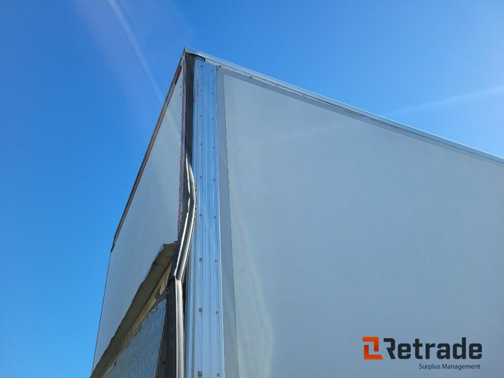 Camión caja cerrada Skåpbil Volvo FM 11 6x2 Euro 5: foto 37 Camión caja cerrada Skåpbil Volvo FM 11 6x2 Euro 5: foto 37