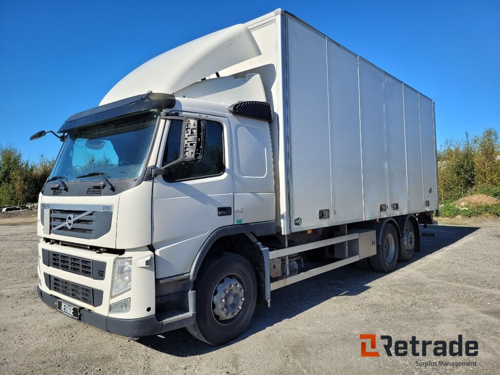 Skåpbil Volvo FM 11 6x2 Euro 5 - Camión caja cerrada: foto 1 Skåpbil Volvo FM 11 6x2 Euro 5 - Camión caja cerrada: foto 1